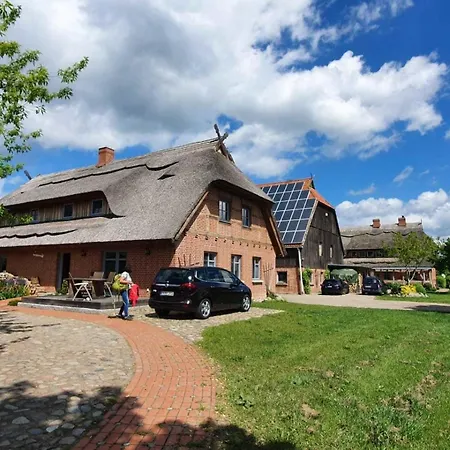 Dreiurtshof * Remplin